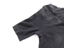 ei-1788　■　Spick and Span　■ レディース　Tシャツ　半袖　黒　サイズM位　襟もとにレースとボタンのTシャツ_画像9