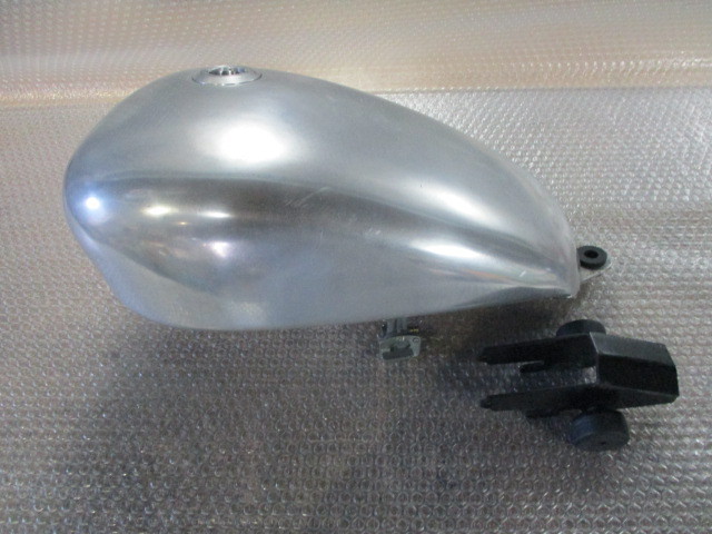 2023年最新】ヤフオク! -tw200 タンクの中古品・新品・未使用品一覧