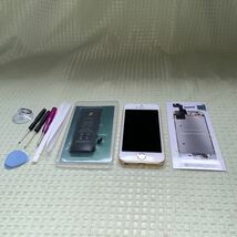 iPhone SE 1st ジャンク品　新品バッテリー(社外品)、交換工具付き_画像1