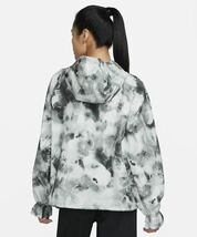 新品 定価13200円 Mサイズ NIKE ナイキ エア Dri-FIT ウィメンズ ランニングジャケット Nike Air Dri-FIT Women's Running Jacket._画像3