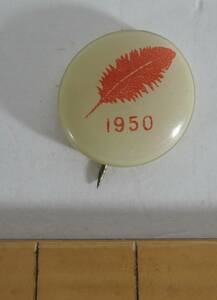 ☆02E　昭和レトロ■赤い羽根共同募金　１９５０年　バッジ■プラスチック樹脂