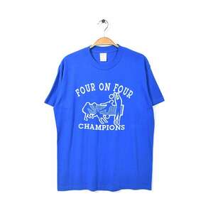 【送料無料】80s スポーツウエア USA製 ヴィンテージ Tシャツ 青 ブルー 袖裾シングル FOUR ON FOUR VOLLEYBALL アメカジ メンズL @BZ0089