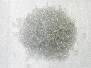 ガラスビーズ 虹色タイプ(S)　2x2mm　クリア　透明　約300個