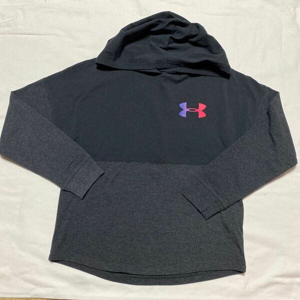 アンダーアーマー UNDER ARMOUR フーディー トレーニングウェア 長袖　YMD 中古　女の子長袖　パーカー　薄手パーカー