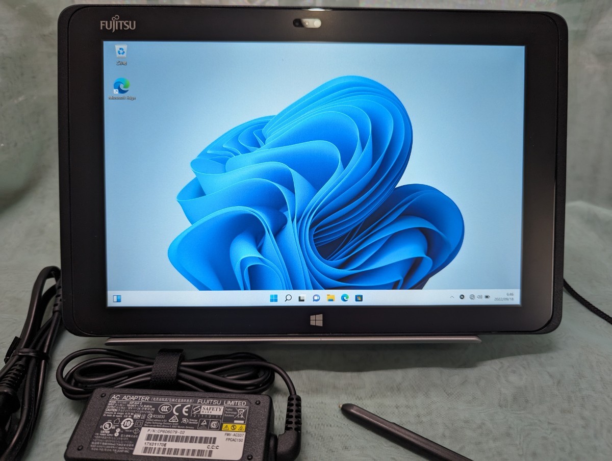 Fujitsu タブレット ARROWS Tab Q737/P /クレードル付|PayPayフリマ