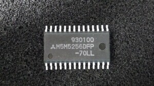 M5M5256DFP-70LL Mitsubishi Electric made 256K bit CMOS SRAM access time 70nS Flat package 