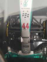 ☆ 稀少品！新品未開封品！PMA1/18　Mercedes AMG petronas F1.W05 WINNER アブダビGP 2014 #44 L.ハミルトン ワールドチャンピオンBOX ☆_画像8