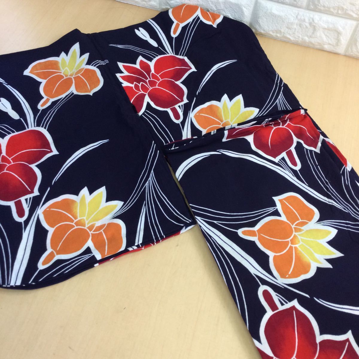 大島紬 伝統美術品 未仕立て 着物生地 工芸品【0211D154】 プッシュ