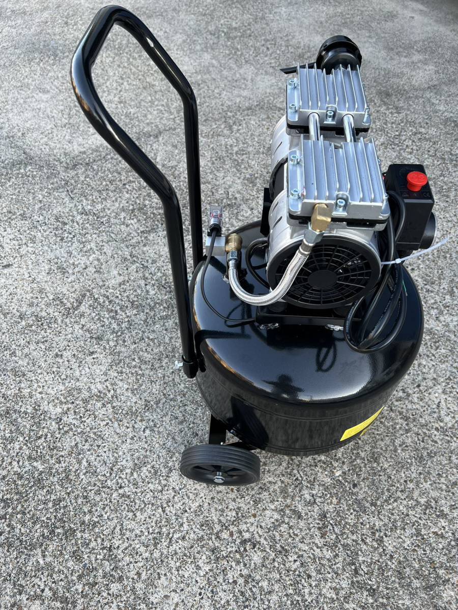 超静音 縦型オイルレスコンプレッサー40L タンク搭載 100V 1.5HP