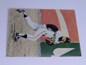 B2　美品　1973　カルビ－プロ野球カード　No47　末次 選手（巨人)