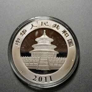 中国 パンダ銀貨 2011 美品 コインケース入り の画像2