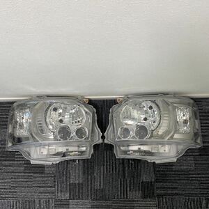 新車外し 超美品 200系 7型 ハイエース ダークプライム2 現行 純正 LED ヘッドライト 左右セット KOITO26-137 打刻:A3 コンピュータ付 ②