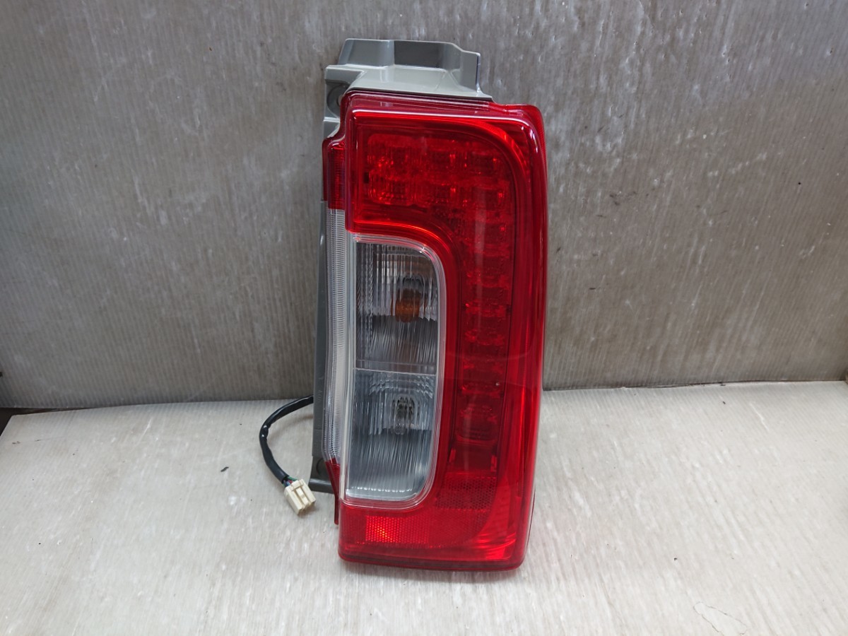 2023年最新】ヤフオク! -タント la600s テールランプ(テールライト)の