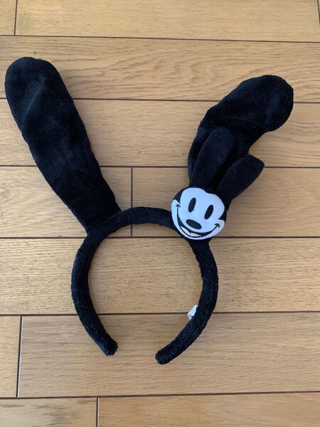 ディズニーリゾート オズワルド カチューシャ 美品
