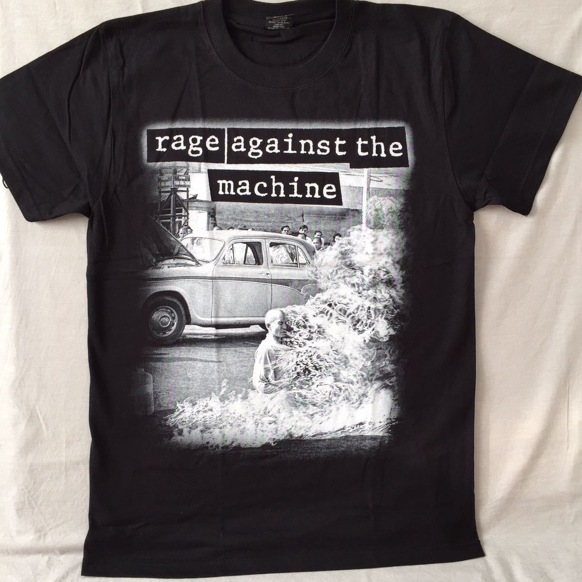 ヤフオク! -「rage against the machine t」(音楽) の落札相場・落札価格