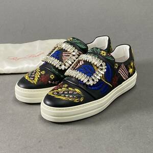 ○1g9《美品》イタリア製 Roger Vivier ロジェヴィヴィエ ローカットスニーカー スリッポンシューズ 刺繍 35 1/2 22.5cm レディース 女性用