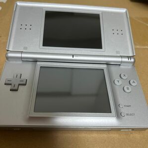 ニンテンドーDS Lite （グロスシルバー）