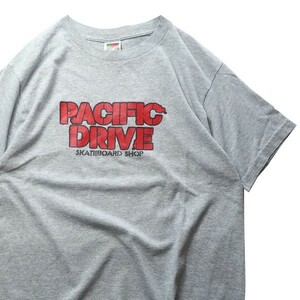 激レア! 90s PACIFIC DRIVE SKATEBOARD SHOP ヴィンテージ オールドスケート ロゴ プリント 半袖 Tシャツ グレー Mサイズ メンズ 古着 希少