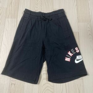 ★NIKE★ハーフパンツ☆M140cm