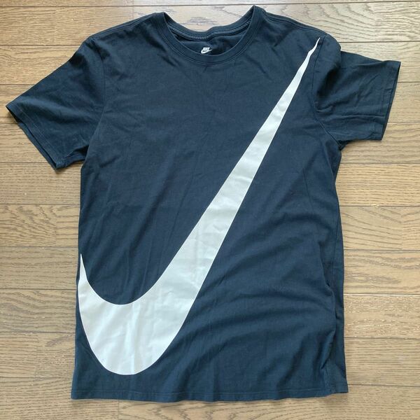 NIKE BIGスウッシュ ロゴ ブラック 半袖Tシャツ 