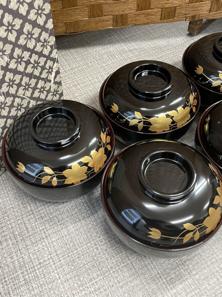 4869-03】本漆塗 金蒔絵 大型吸物椀 蓋付椀 黒枝梅 5客揃 | JChere雅虎