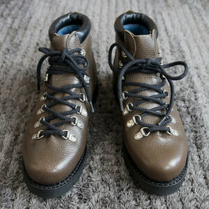 【試着のみ美品】PARABOOT(パラブーツ) AVORIAZ（アヴォリアーズ）JANNU(INT50 SOUPL) Noire-Gr Taupe　トレッキングブーツ