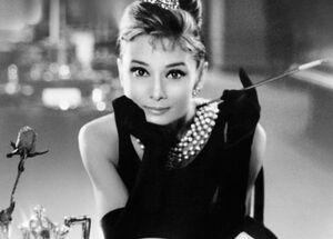 Art hand Auction Audrey Hepburn Breakfast at Tiffany's 1961 Monochrome Painting-style Wallpaper Poster A2 594 x 420 mm Peelable Sticker 007A2, Poster, movie, others