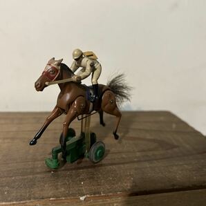 とても古いゲームセンターの競馬ゲームの人形 中古 昭和レトロ ビンテージの画像1