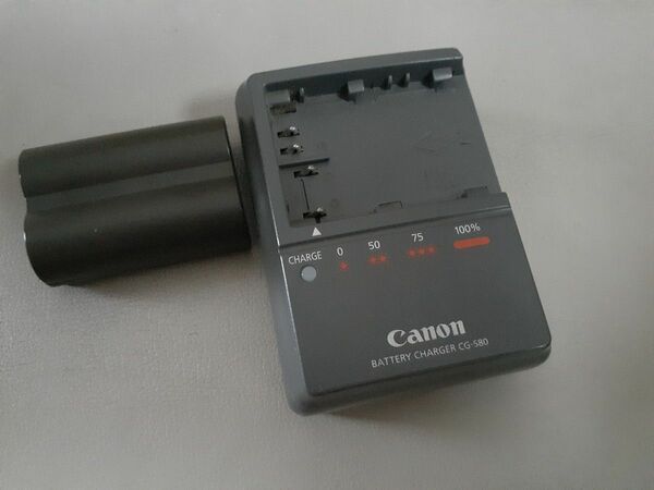 Canon バッテリーチャージャー CG-580 