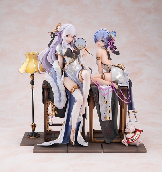 新品未開封　ゼロから始める異世界生活エミリア、レム優雅美人２体　1/7スケール　美少女　かわいい　チャイナドレス　美乳　フィギュア