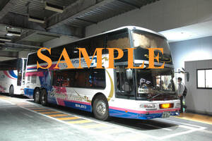 D【バス写真】L版２枚　西日本JRバス　エアロキング　ガーラSHD　プレミアムドリーム号