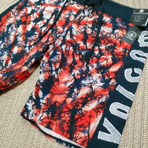 新品 未使用 VOLCOM サーフショーツ トランクス ショーツ メンズ w32 ストレッチ 総柄 ネイビー系 水着 ボルコムの画像1