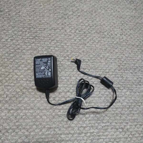 ACアダプター input-100-240V output5V-1200mA