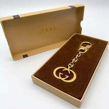 【美品】Gucci キーホルダー ゴールド イタリア製 GGインターロッキングキーホルダー バッグチャーム メンズ レディース_画像1