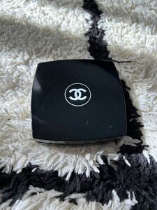 シャネルCHANEL パレット エサンシエル 180 ローズ ペタル