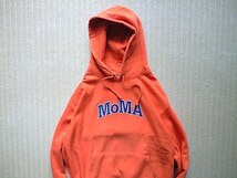 即決 MoMA 別注 USA企画品 12oz XLサイズ (日本3XL) Champion REVERSE WEAVE プルオーバー パーカー オレンジ ネイビーワッペン_画像4