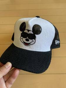 ディズニー×ニューエラ 940 ゴルフ エーフレームトラッカー シークインド ミッキー ホワイトパイル Disney×New Era 9FORTY Golf 