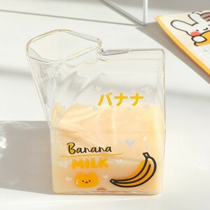 牛乳パック　軽量透明ガラスコップ　カフェ　韓国風　①個　バナナ