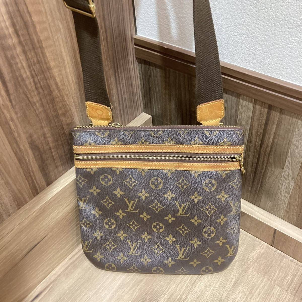 LOUIS VUITTON ルイヴィトン ショルダーバッグ ポシェット ボス