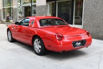 1/24 フォード サンダーバード ハードトップ クーペ レッド 赤 Ford Thunderbird Hardtop Coupe light red 2002 1:24 新品 梱包サイズ80_画像3