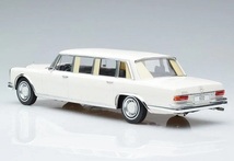 1/18 メルセデス ベンツ プルマン 白 ホワイト Mercedes 600 W100 Pullman white 1969 1:18 新品 梱包サイズ100_画像3