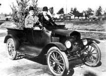 1/24 フォード モデルT ブラック 黒 Ford Model T Touring black 1925 including Laurel and Hardy figures 1:24 Sun Star 梱包サイズ80_画像2