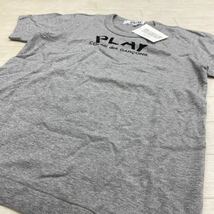 1126△ 新品 未使用タグ付き 日本製 COMME des GARCONS PLAY コムデ ギャルソン トップス カットソー 半袖 Tシャツ グレー レディースM_画像3