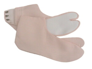 本麻の足袋 カラーは桜色 4枚コハゼの本麻足袋です。表・裏とも麻100％の最高級品です。