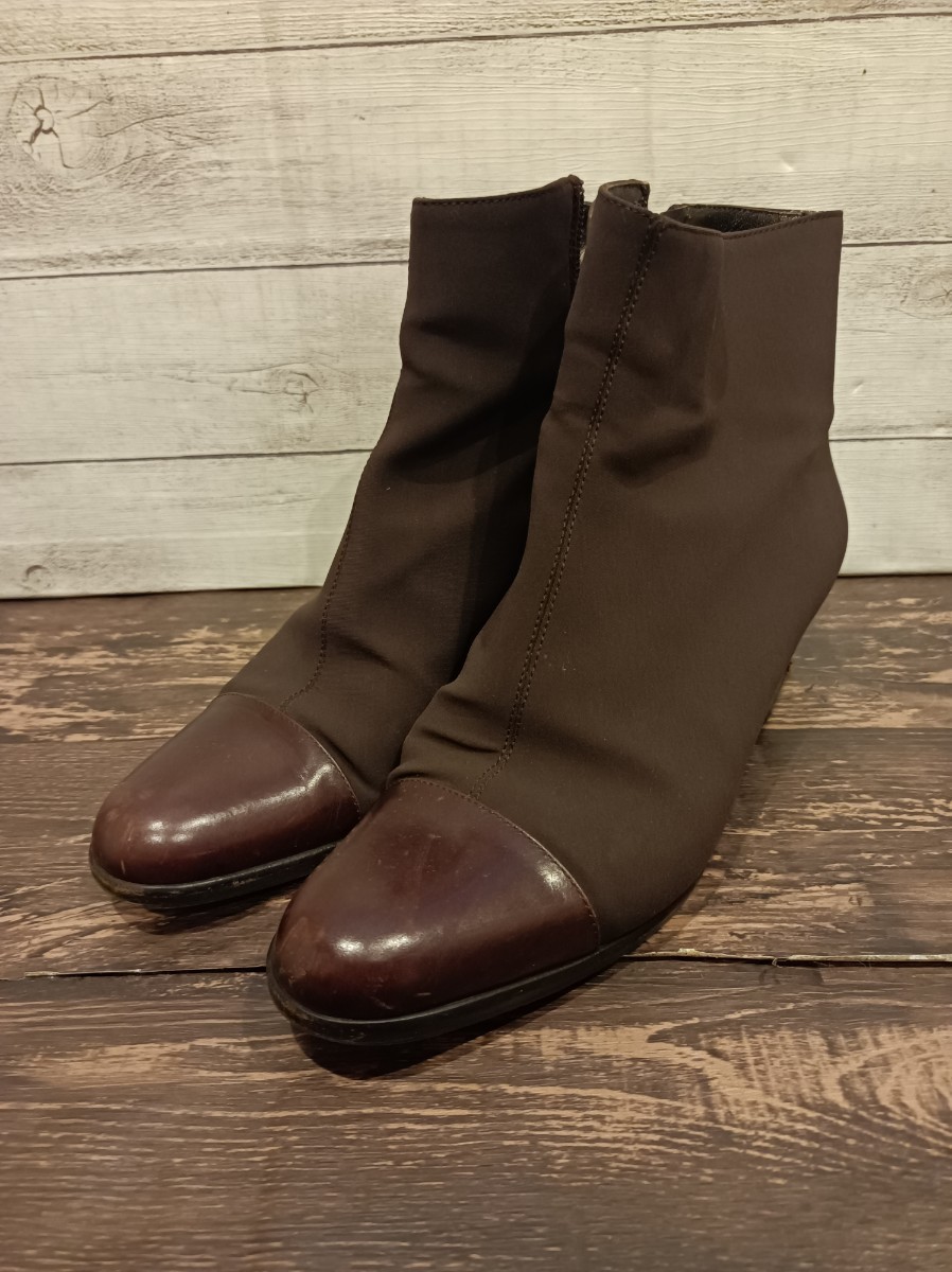 ヤフオク! -「フェラガモ 22.5」(5以下) (女性用)の落札相場・落札価格