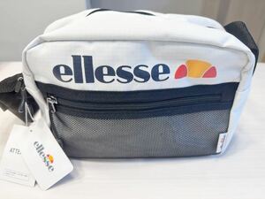 (送料無料)新品未使用品 ellesse エレッセ ショルダー バッグ ☆サイズ 縦 約18㎝、幅 約25.5㎝、マチ 約10cm☆素材 ポリエステル100%