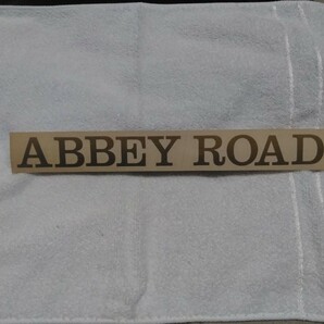 希少 廃盤品 正規品 新品未使用 ABBEY ROAD ステッカー 金色 抜き文字 当時物 文字長さ約29.5センチ ARC アビーロードの画像1