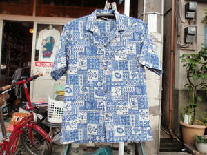 数回使用のみ！ハワイ製　ロイヤルクリエーションズ　リバーズプリント仕様の青いアロハシャツ　サイズL?