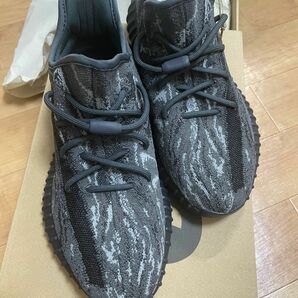 YEEZY BOOST 350 V2 ダークソルト