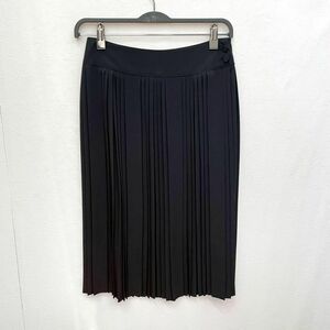  beautiful goods Agnes B plain pleat midi height knee height skirt black 34 size agnes b.